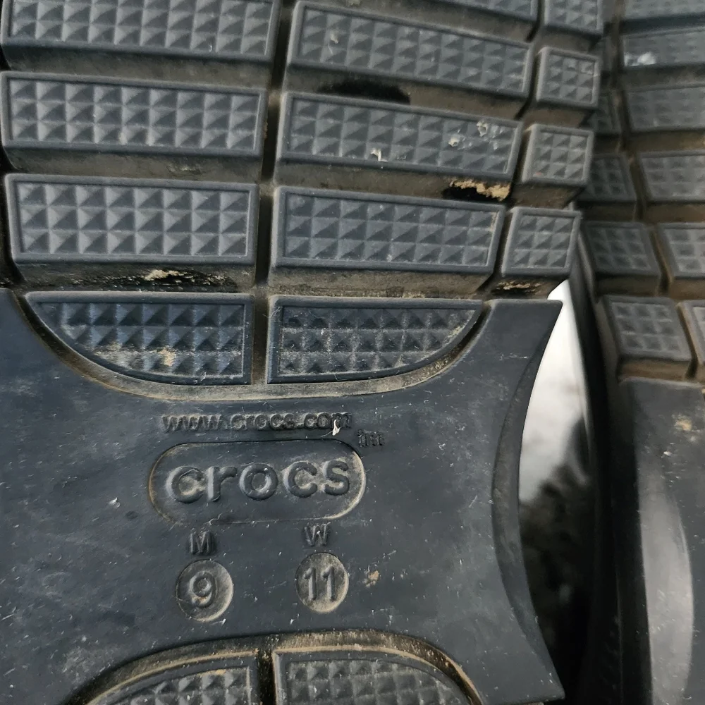 Crocs Mega Crush Mens Size 9 Black Beach Walking Outdoor Platform Sandals Shoes